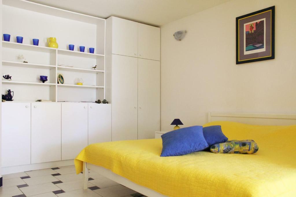 Apartments Nejasmic - Little House For Peaceful And Domestic Vacation 波尔 外观 照片